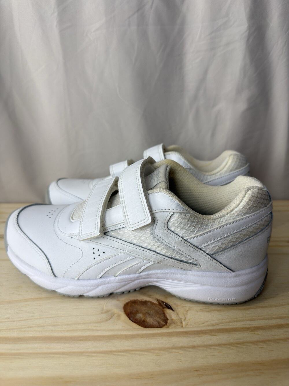 Reebok Women’s Work N Cushion 4.0 KC White Hook & Loop Comfort Shoes Size 7.5
